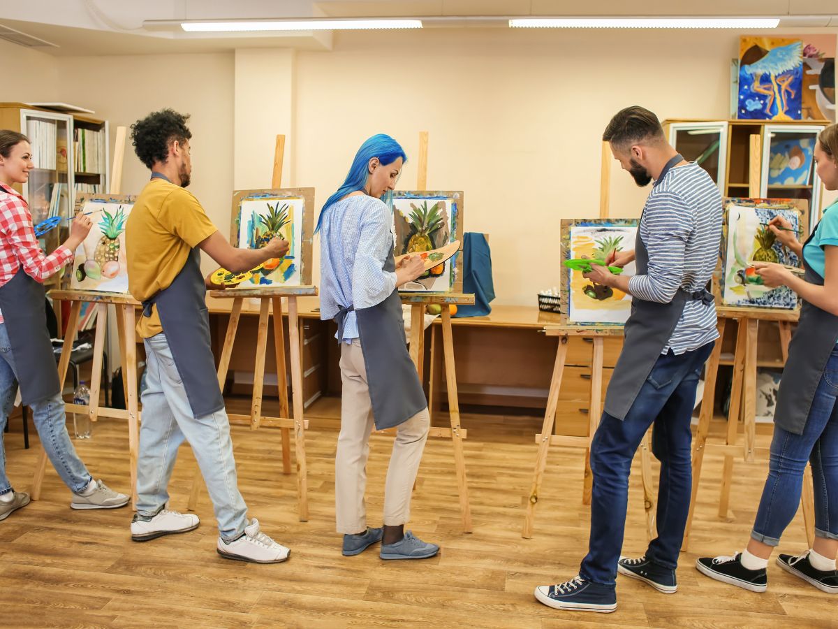 painting students